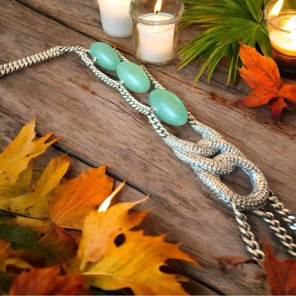 KENNETH COLE Silver Tone Layered Chain Necklace w/ Green Beads & Snake Design - Picture 3 of 9